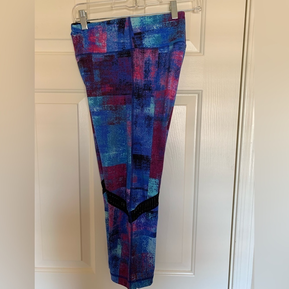 Soma “Soma Sport” black/blue/pink capri leggings. Hi Waistband. Size XL - Picture 10 of 11